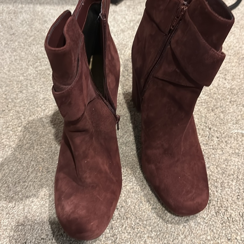 Naturalizer suede bootie with heel 8.5 M, excellent condition, burgundy - Picture 2 of 7